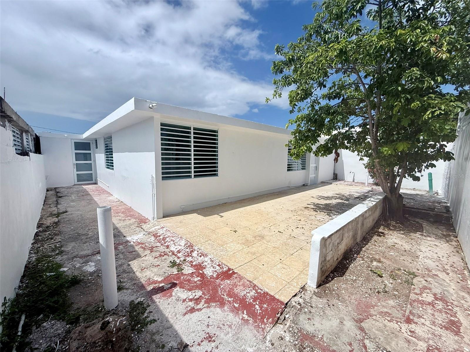 VILLA CAROLINA - Residential
