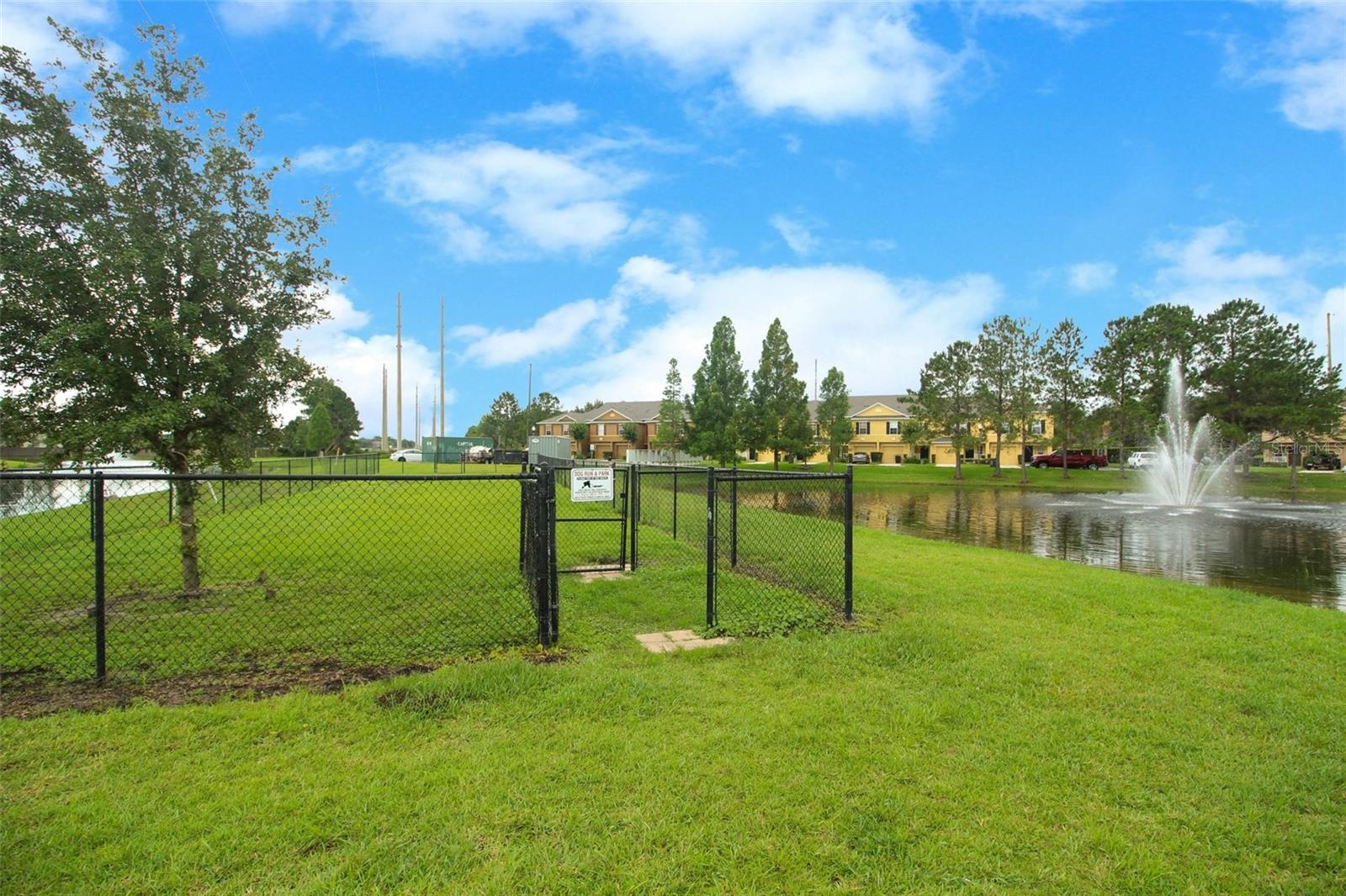 HAWTHORNE GLEN TWNHMS - Residential