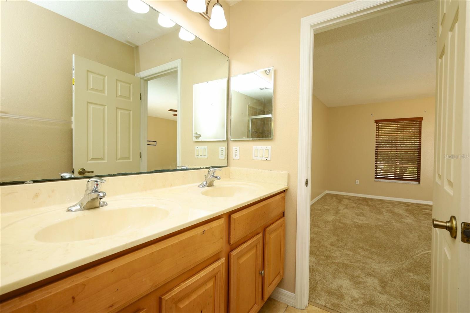 HAWTHORNE GLEN TWNHMS - Residential