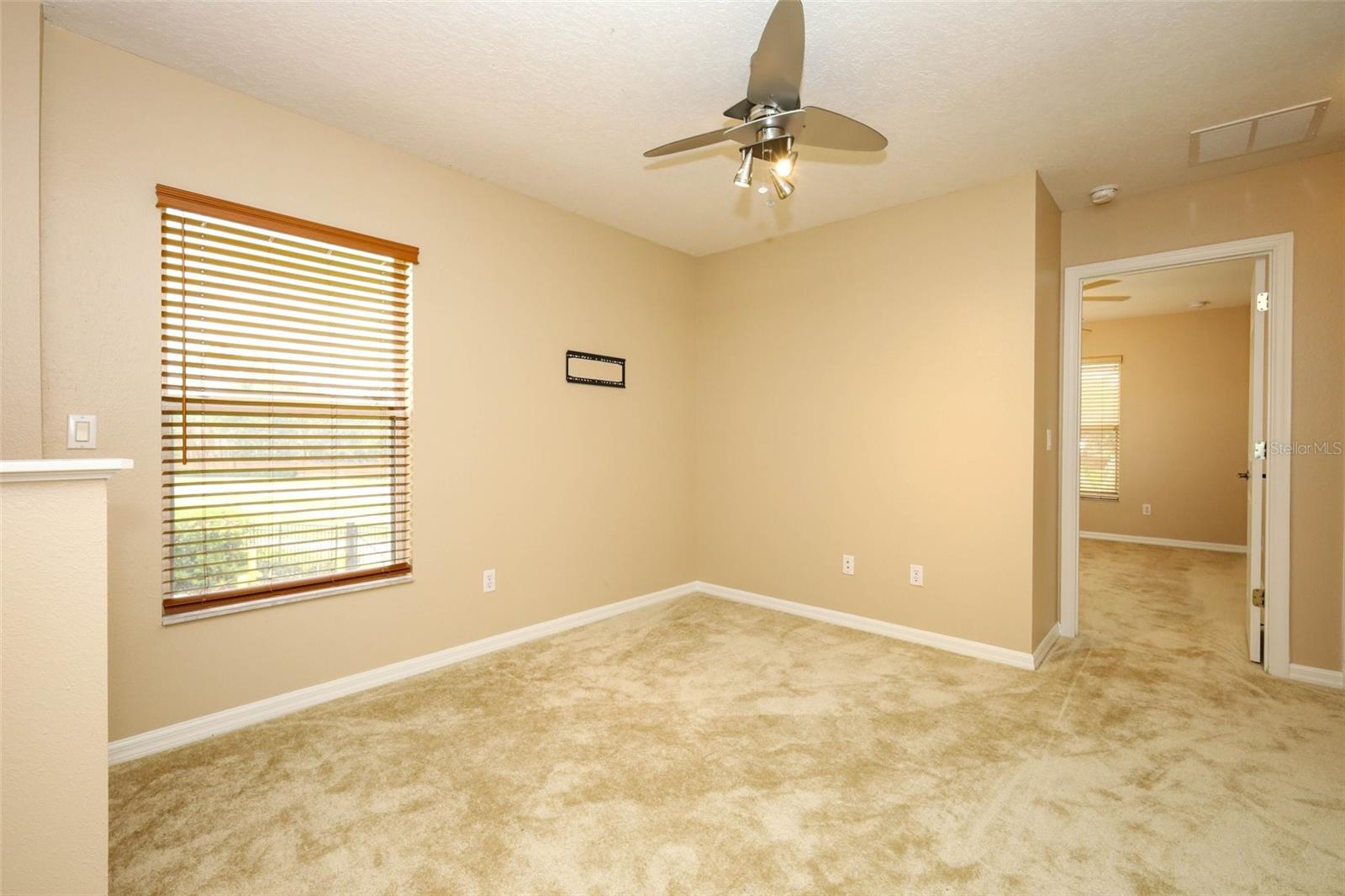 HAWTHORNE GLEN TWNHMS - Residential