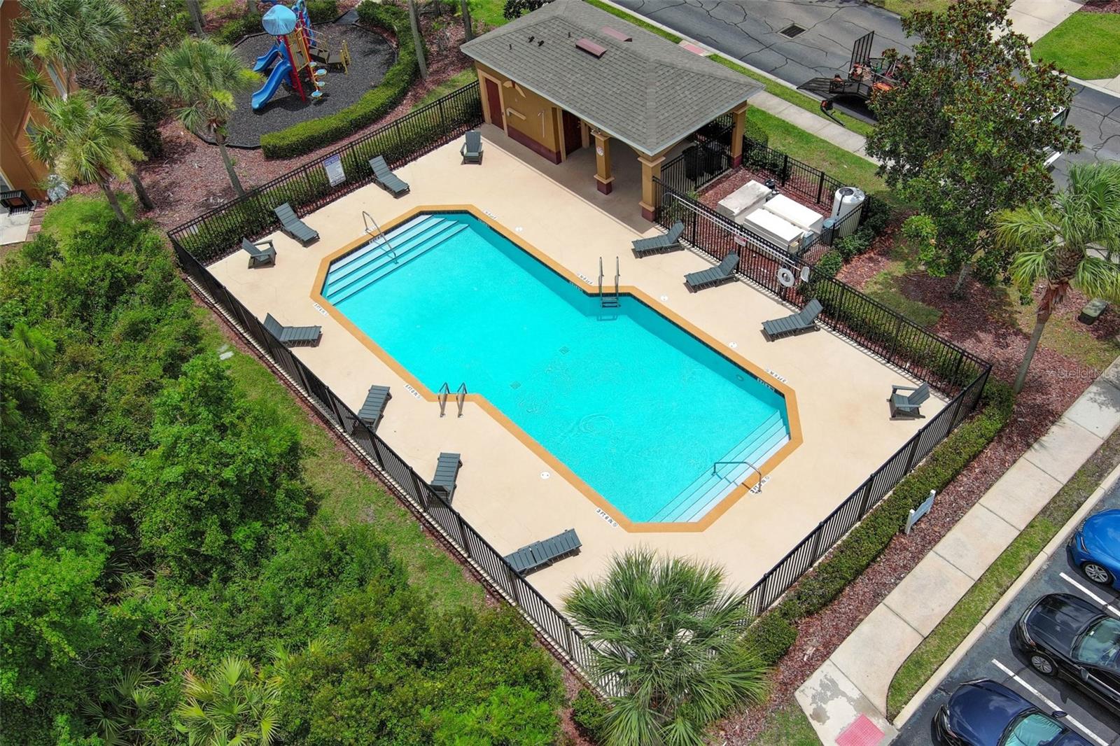 HAWTHORNE GLEN TWNHMS - Residential