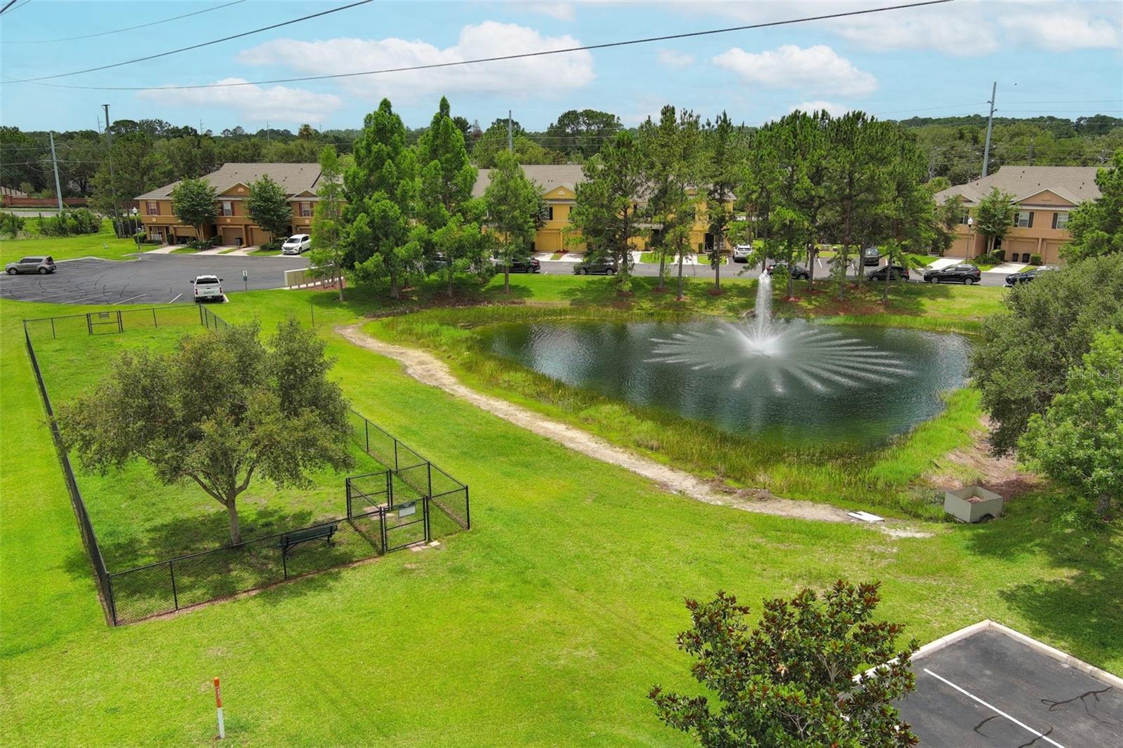 HAWTHORNE GLEN TWNHMS - Residential