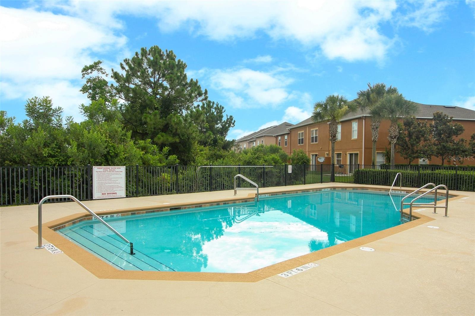 HAWTHORNE GLEN TWNHMS - Residential