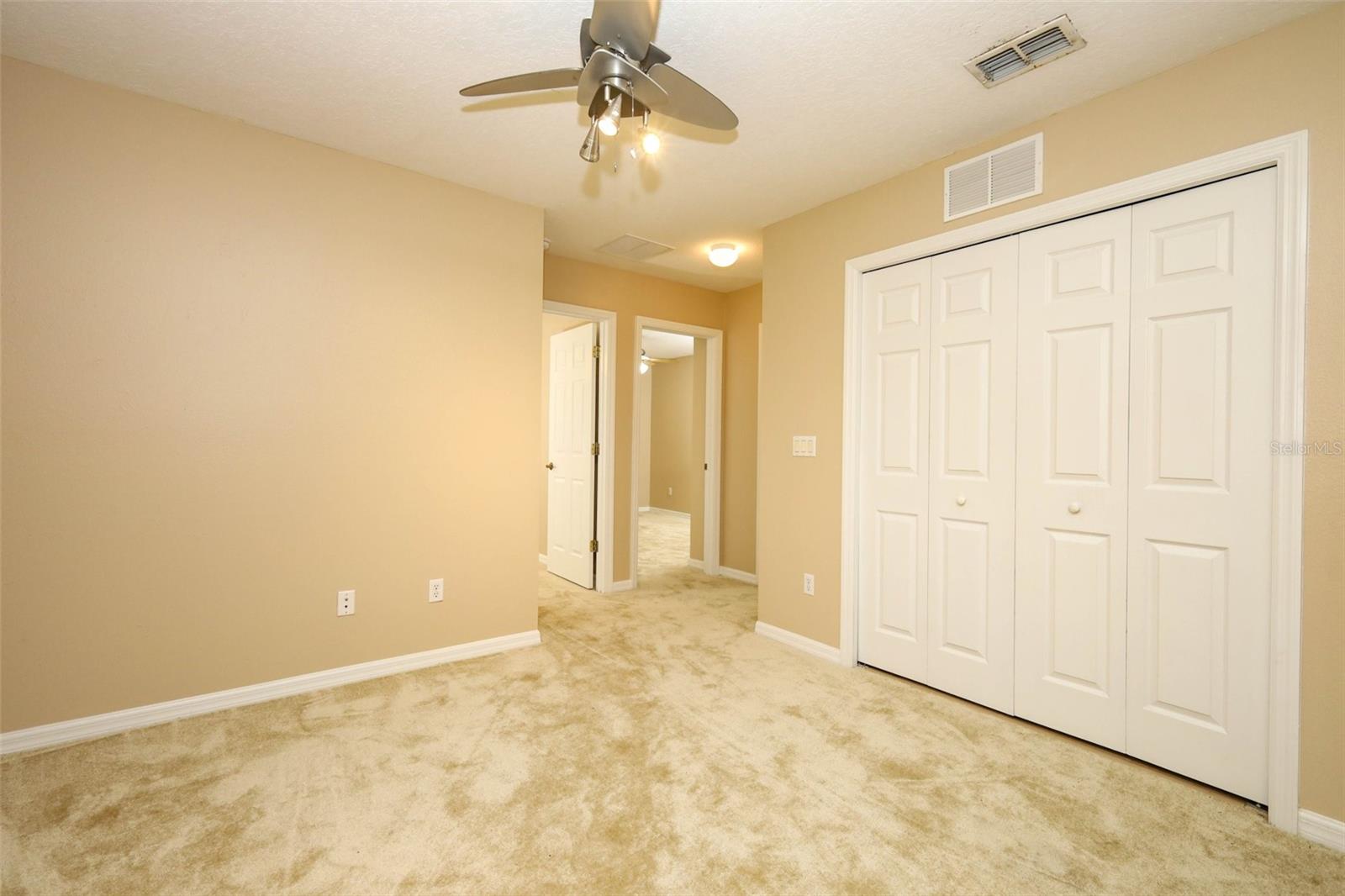 HAWTHORNE GLEN TWNHMS - Residential