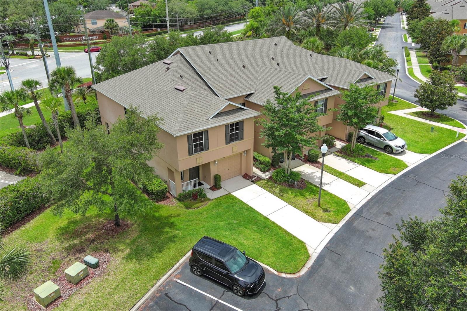 HAWTHORNE GLEN TWNHMS - Residential