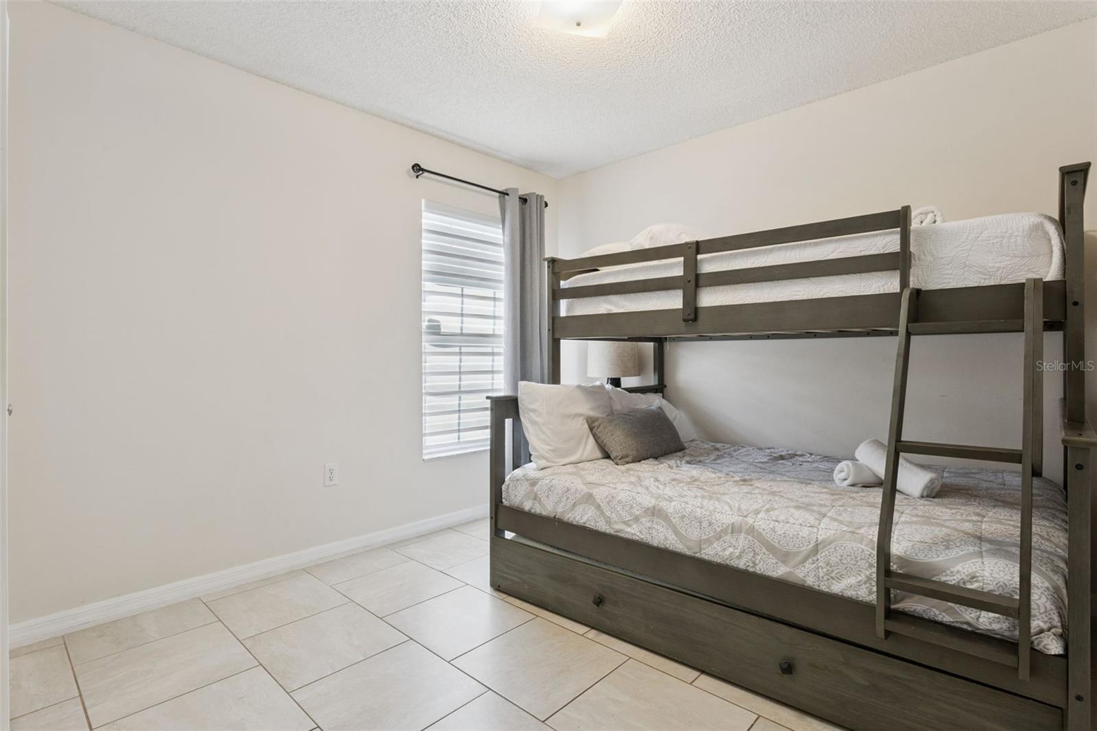 ROLLING HILLS ESTATES UNIT 1 AT FORMOSA GARDENS - Residential