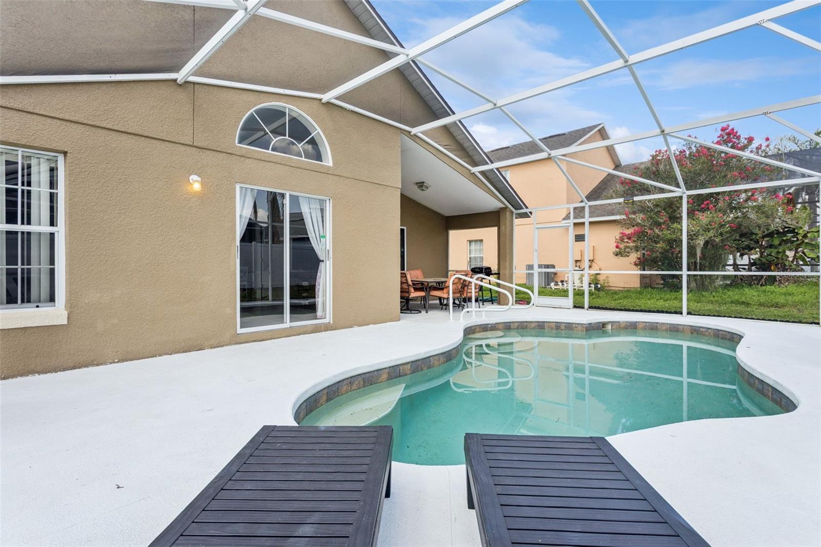 ROLLING HILLS ESTATES UNIT 1 AT FORMOSA GARDENS - Residential