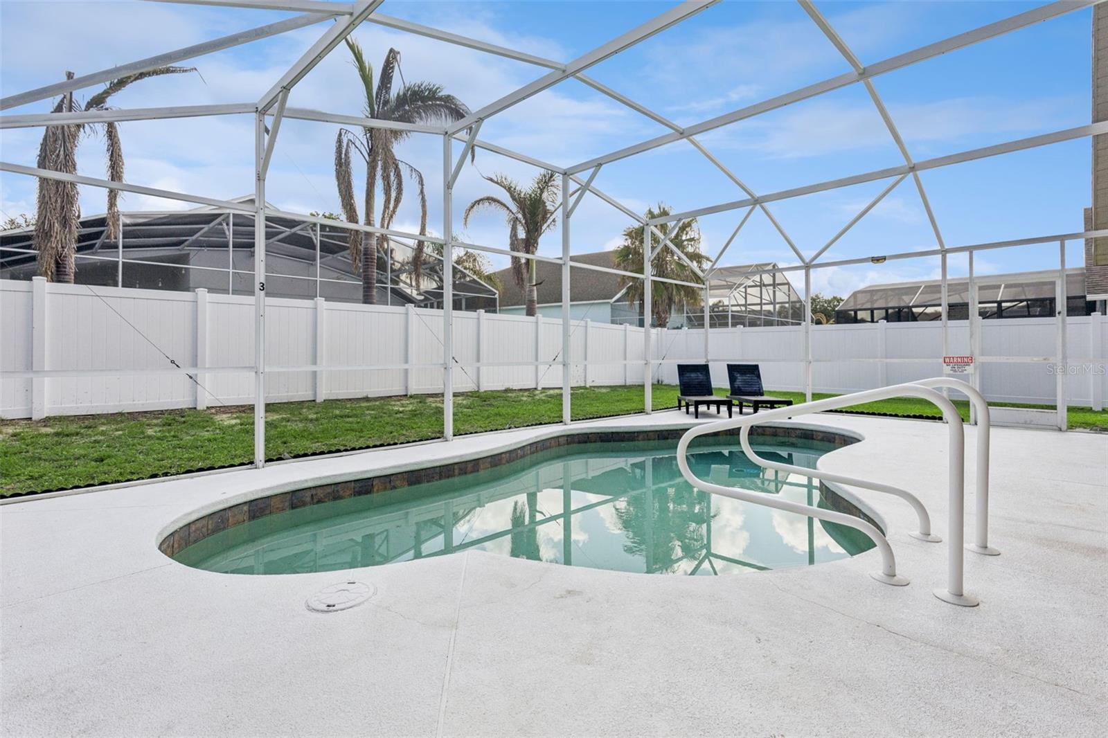 ROLLING HILLS ESTATES UNIT 1 AT FORMOSA GARDENS - Residential