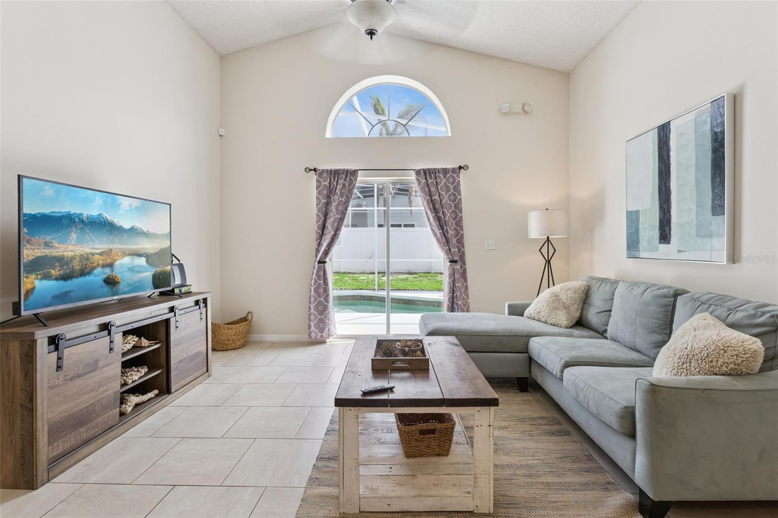 ROLLING HILLS ESTATES UNIT 1 AT FORMOSA GARDENS - Residential