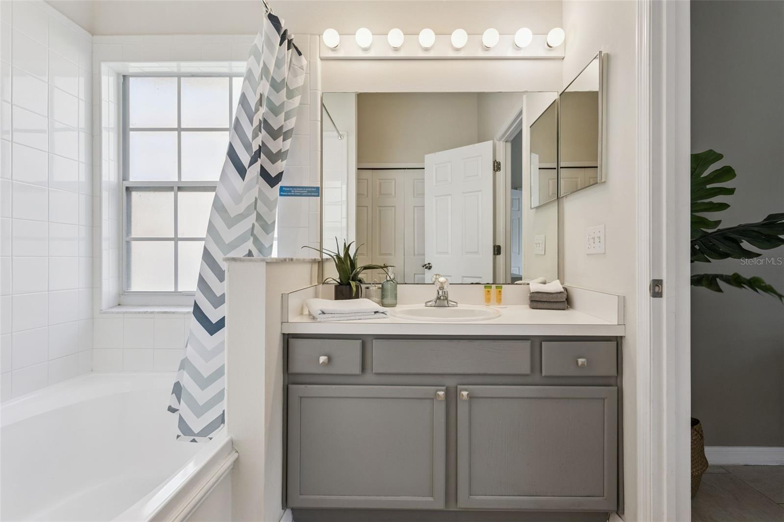 ROLLING HILLS ESTATES UNIT 1 AT FORMOSA GARDENS - Residential