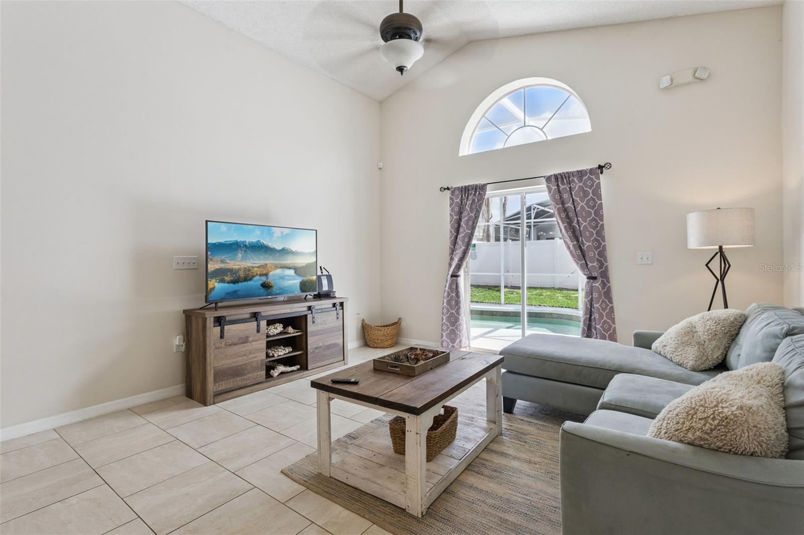 ROLLING HILLS ESTATES UNIT 1 AT FORMOSA GARDENS - Residential