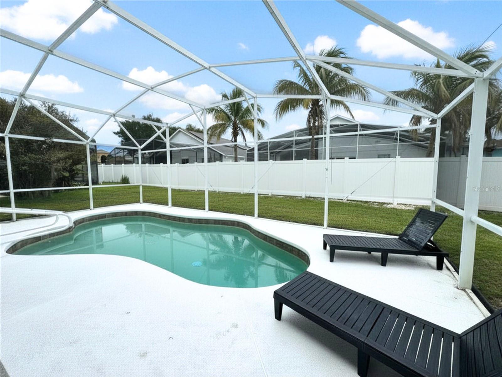 ROLLING HILLS ESTATES UNIT 1 AT FORMOSA GARDENS - Residential