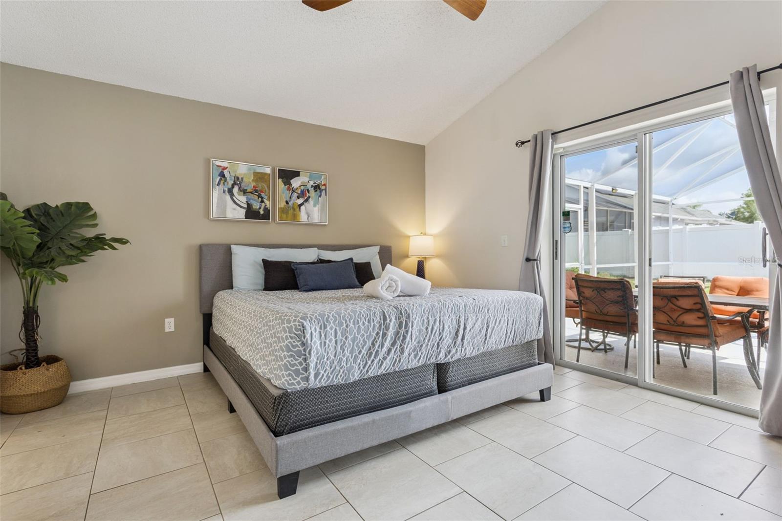ROLLING HILLS ESTATES UNIT 1 AT FORMOSA GARDENS - Residential