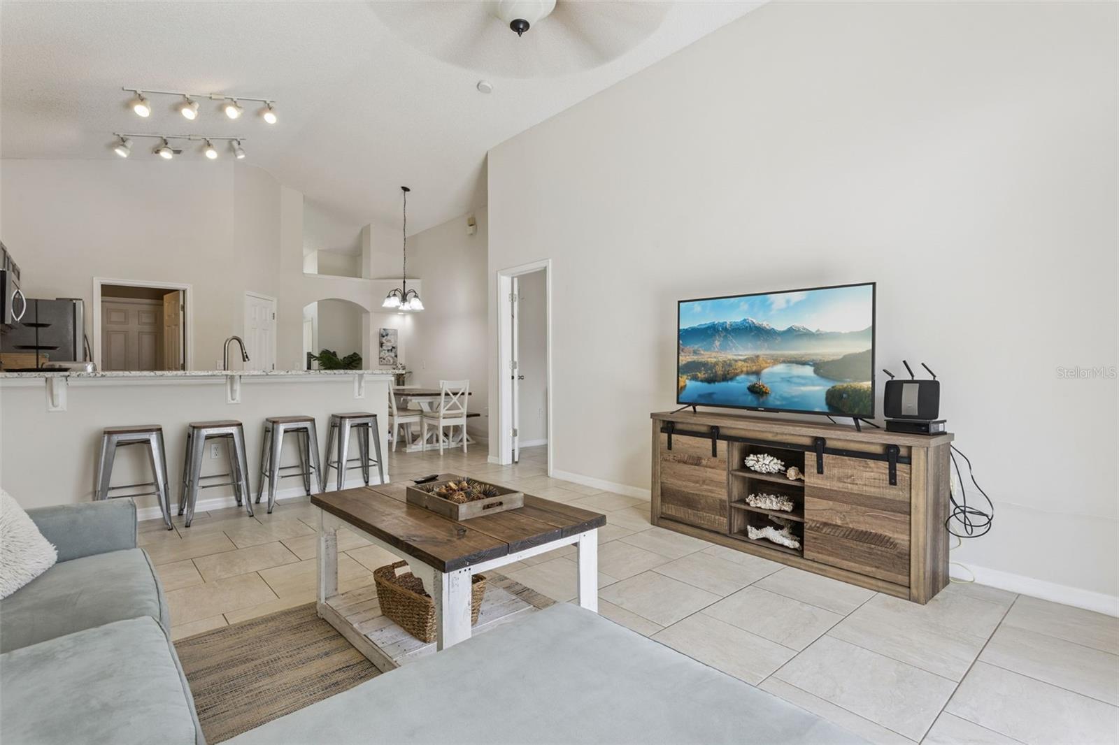 ROLLING HILLS ESTATES UNIT 1 AT FORMOSA GARDENS - Residential
