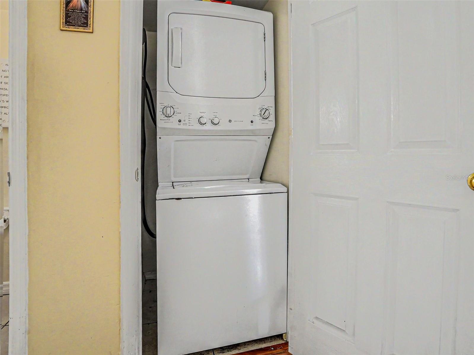 LAKE HOWELL ARMS CONDO - Residential
