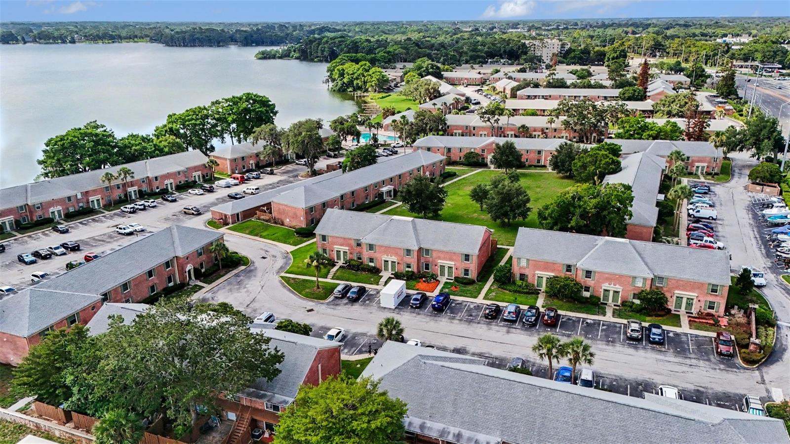 LAKE HOWELL ARMS CONDO - Residential