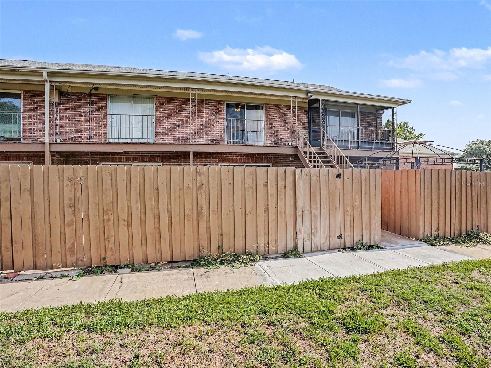 LAKE HOWELL ARMS CONDO - Residential