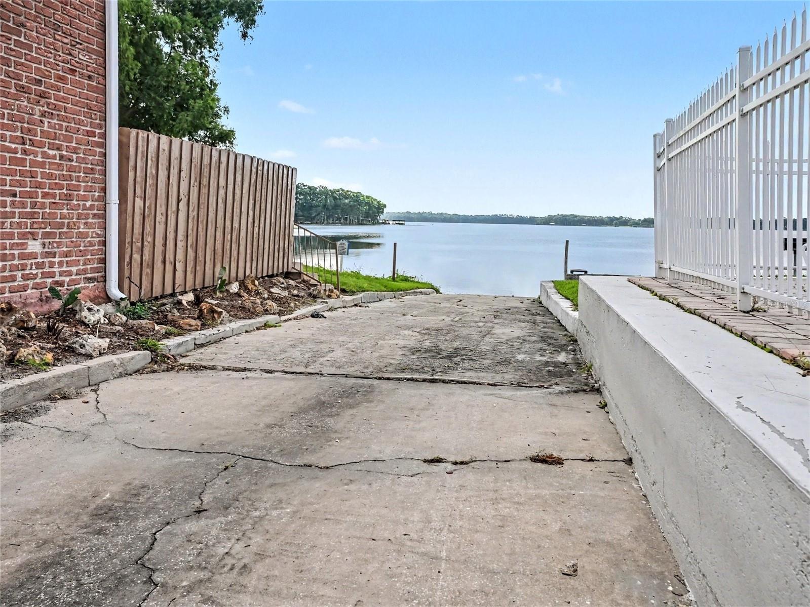 LAKE HOWELL ARMS CONDO - Residential