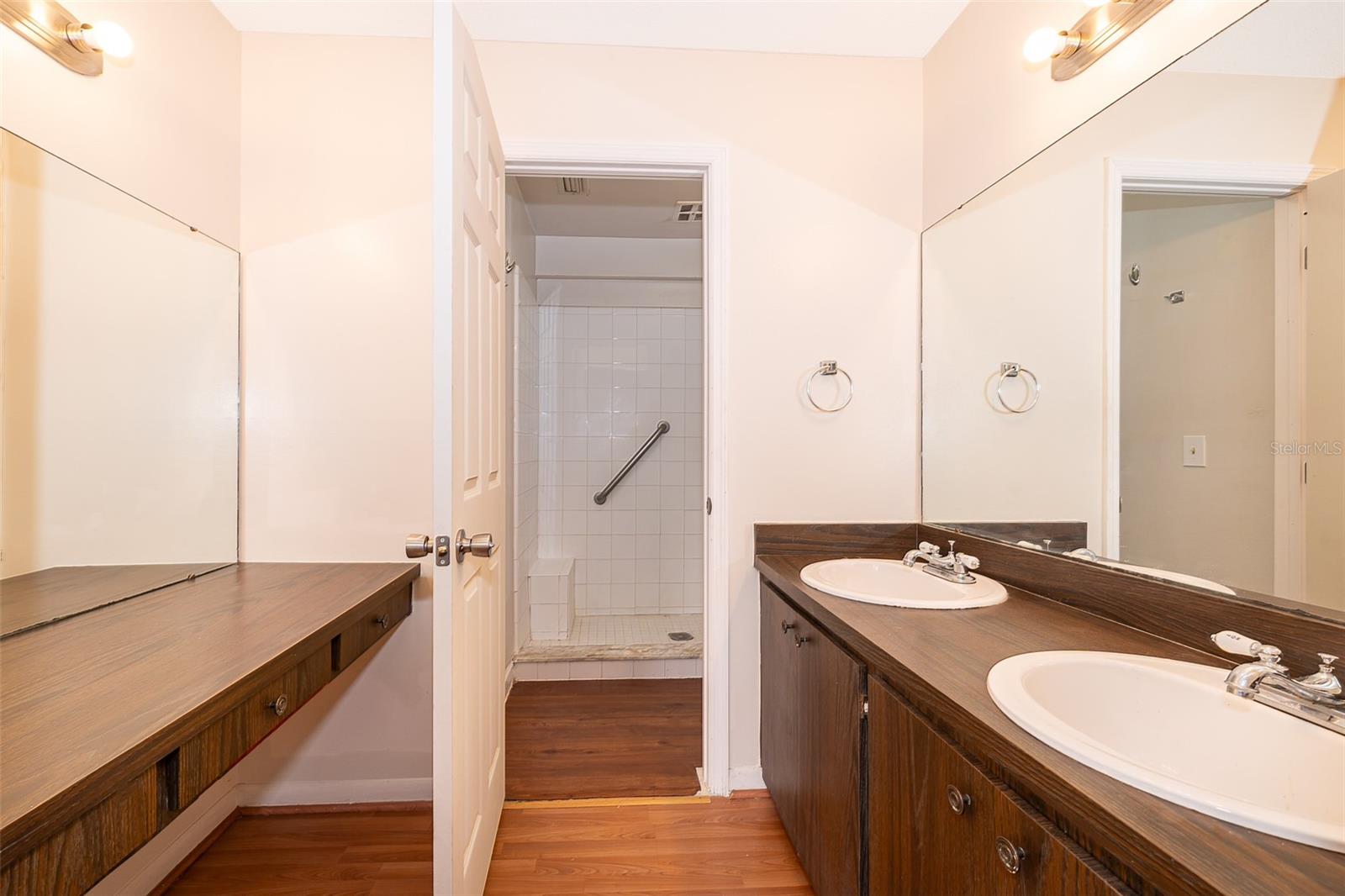 GRANADA TOWN HOMES AT SANORA - Residential
