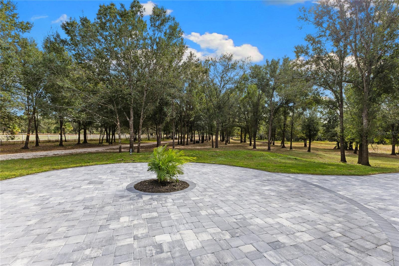 LAKESIDE RANCH - Residential