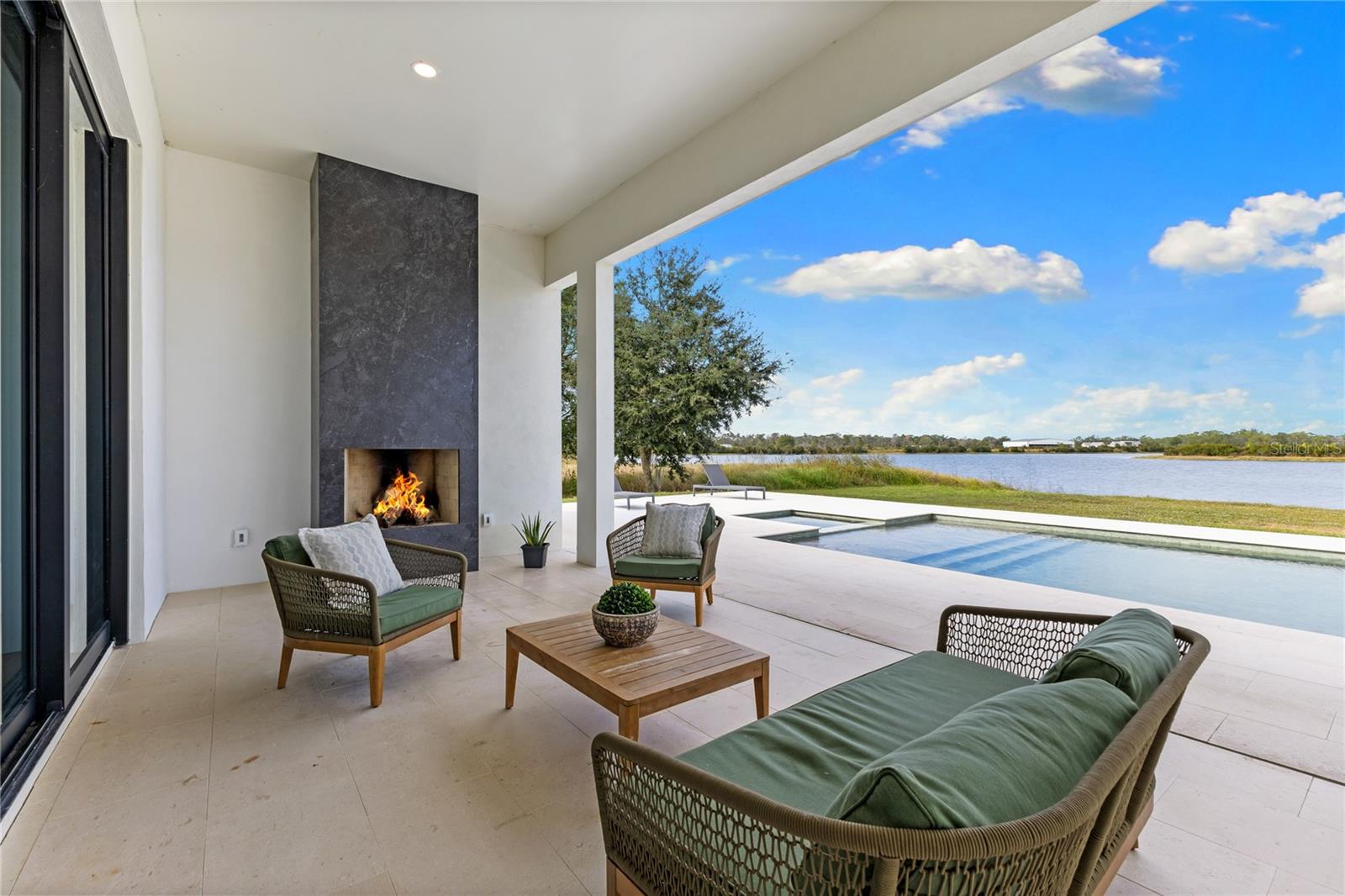 LAKESIDE RANCH - Residential