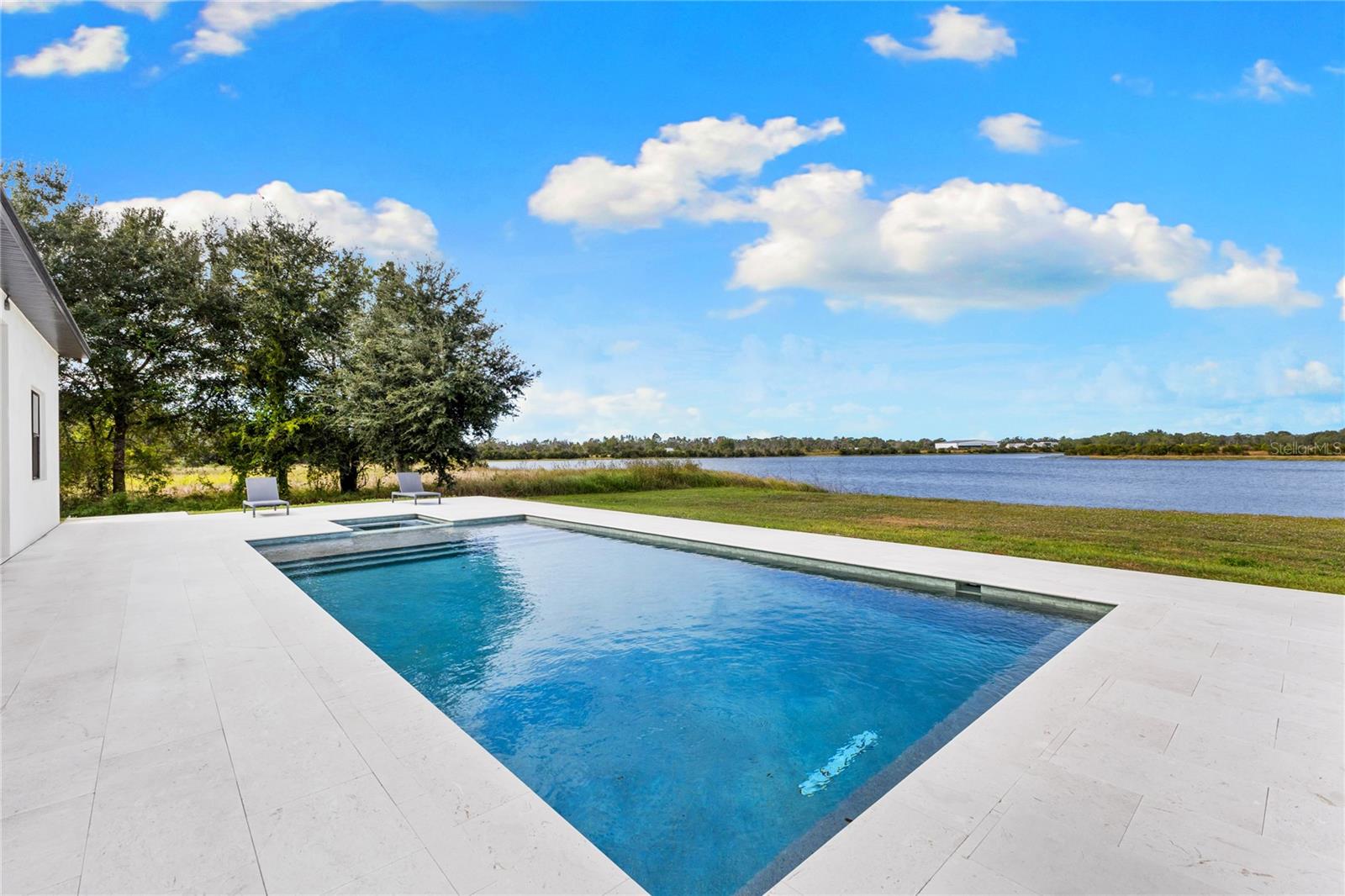 LAKESIDE RANCH - Residential
