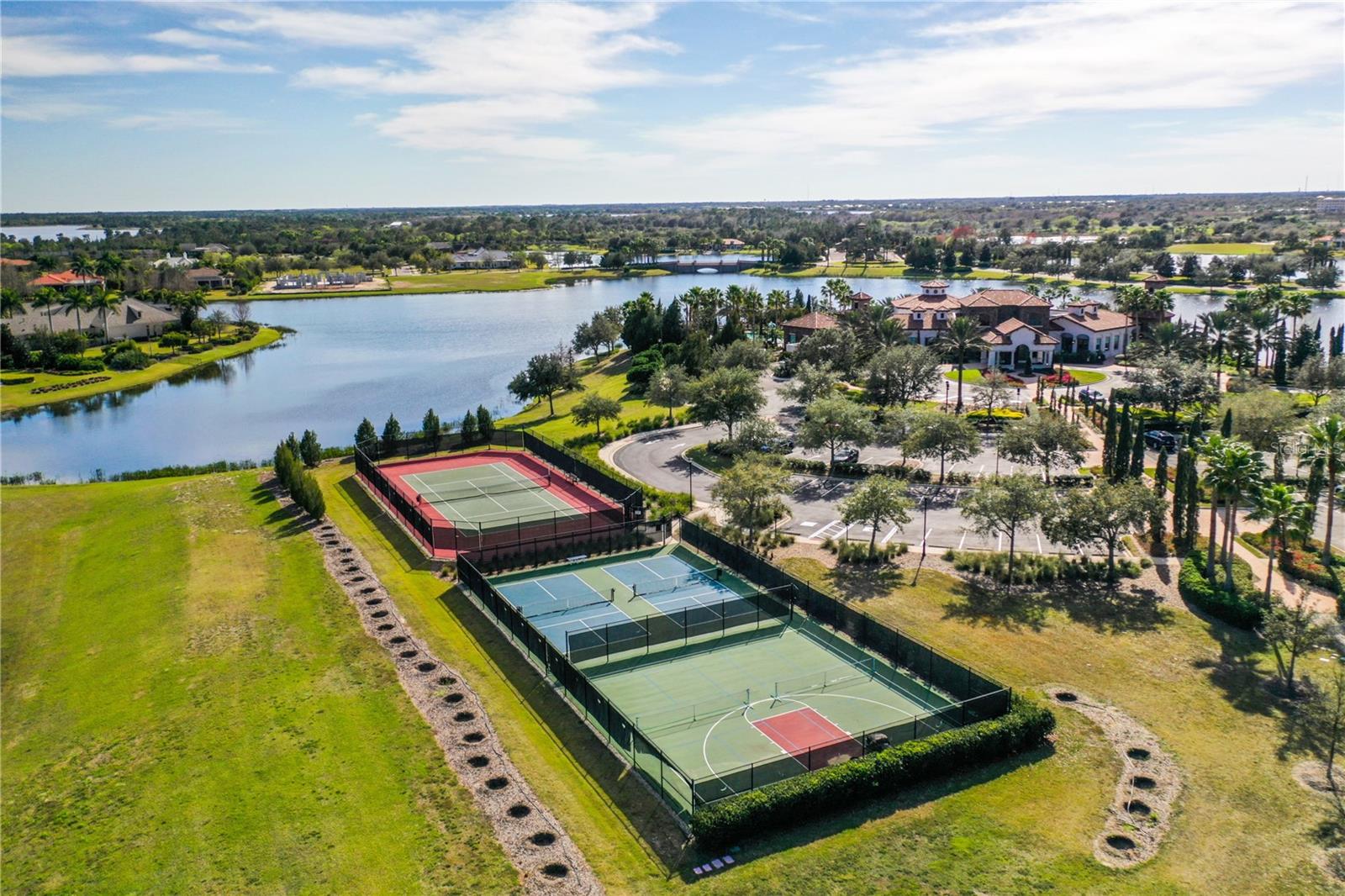 LAKE CLUB - Residential