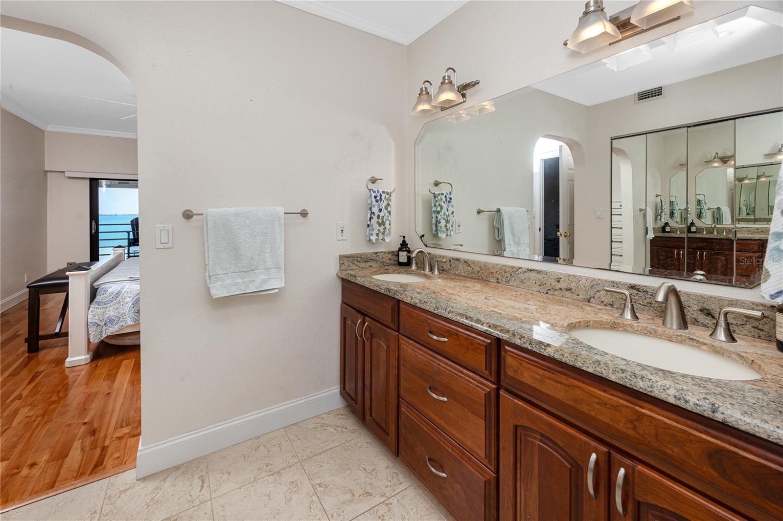 ANCHOR COVE 1 CONDO - Residential