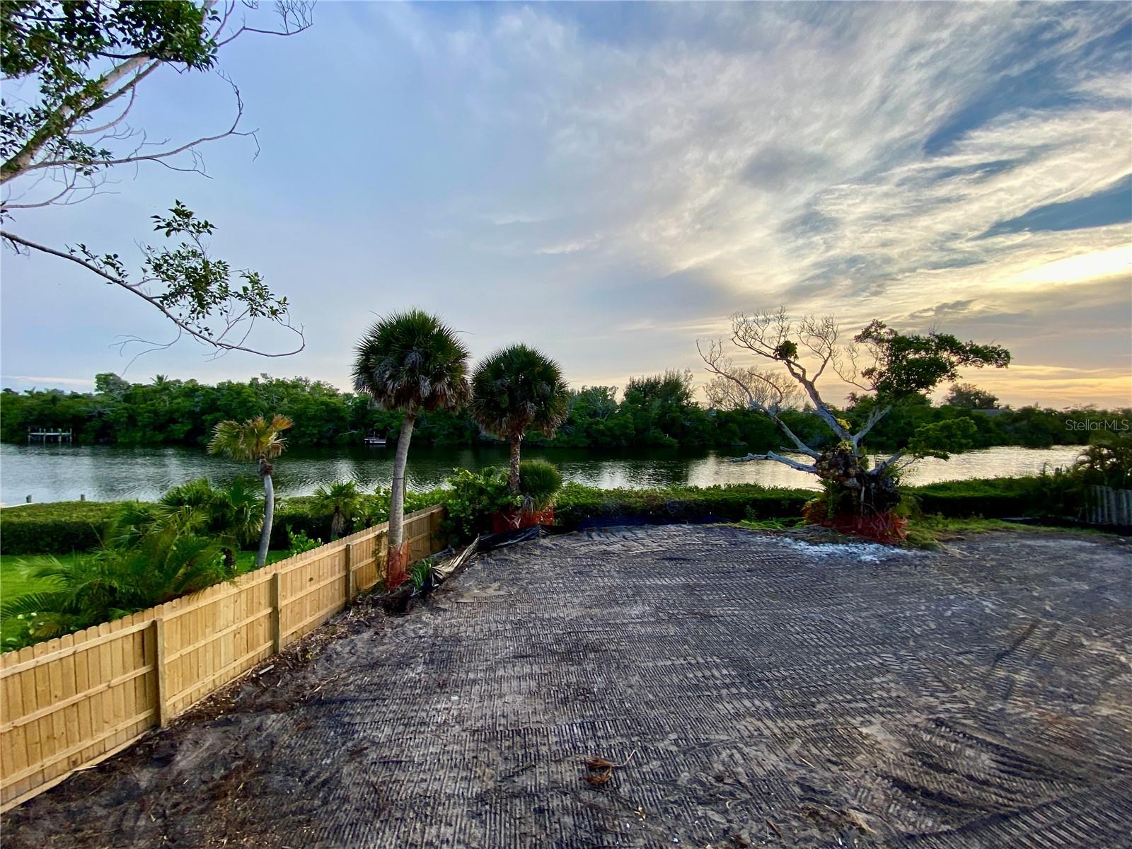 CEDARS OF SIESTA KEY, THE - Land
