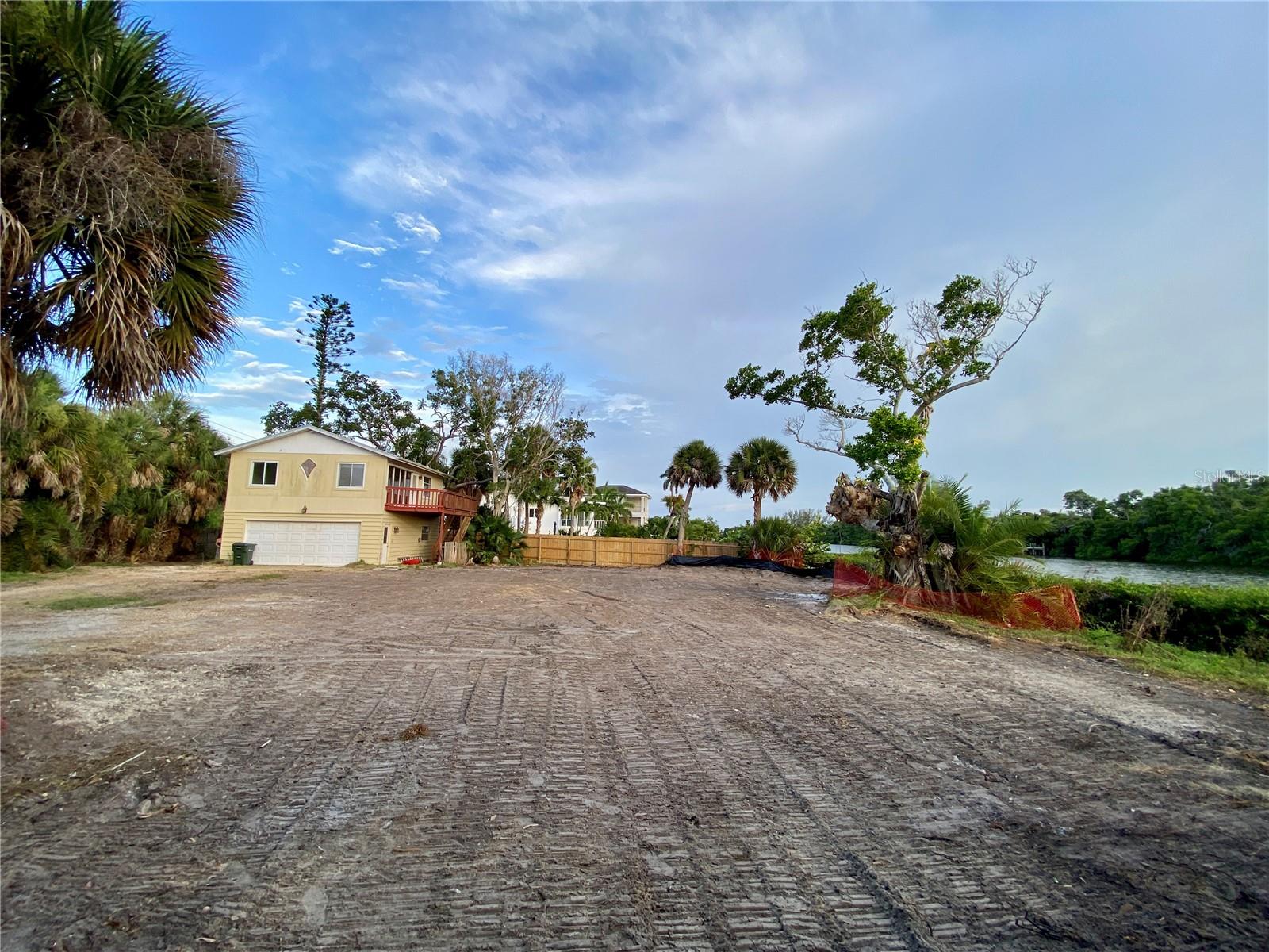 CEDARS OF SIESTA KEY, THE - Land