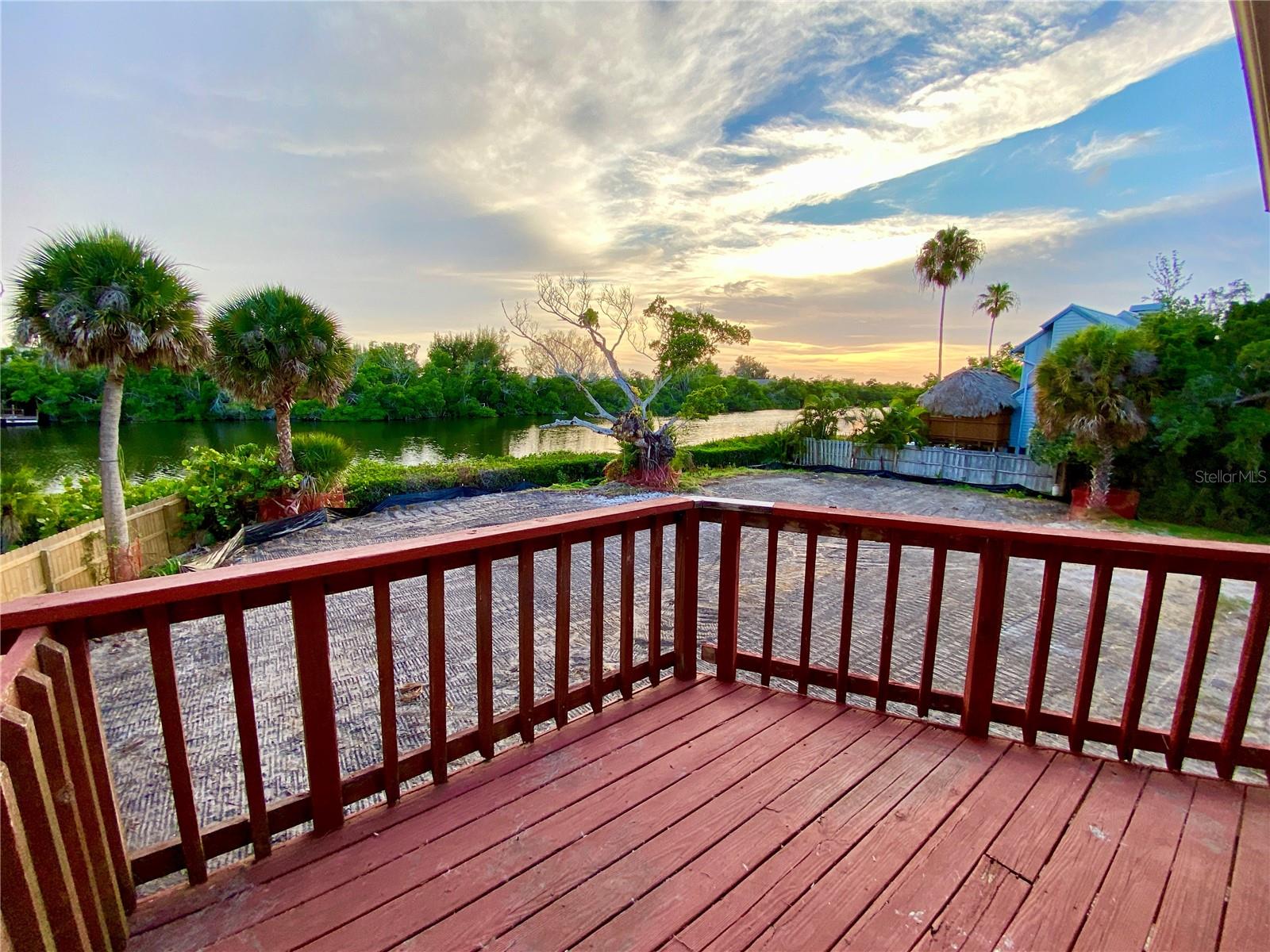 CEDARS OF SIESTA KEY, THE - Land