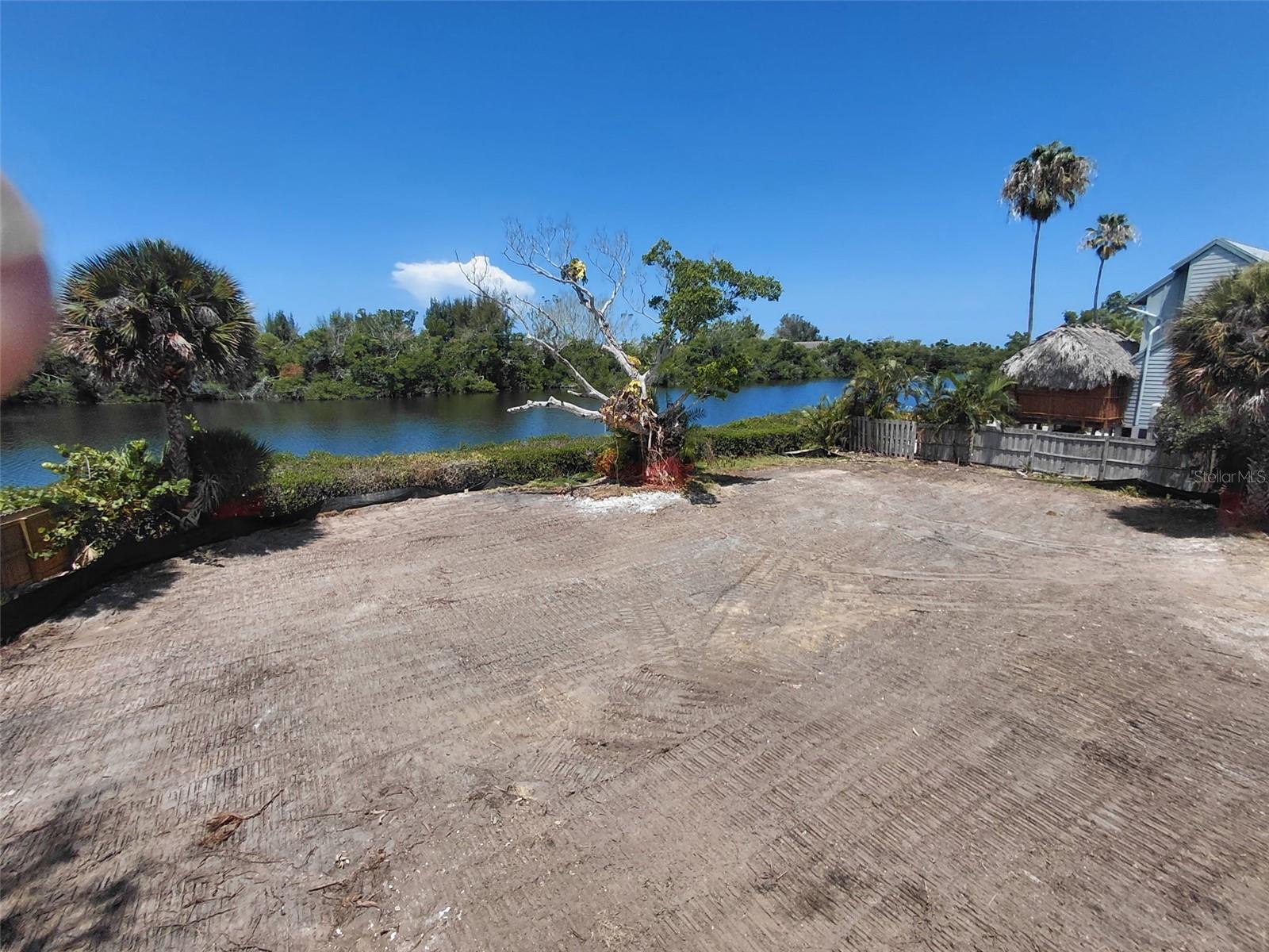 CEDARS OF SIESTA KEY, THE - Land