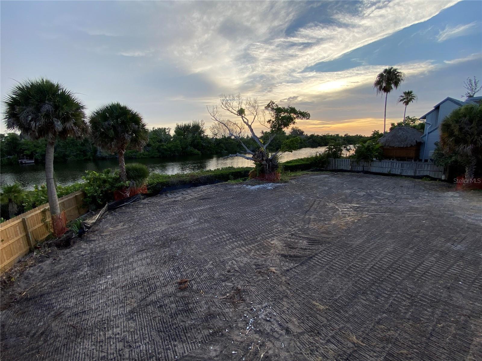 CEDARS OF SIESTA KEY, THE - Land