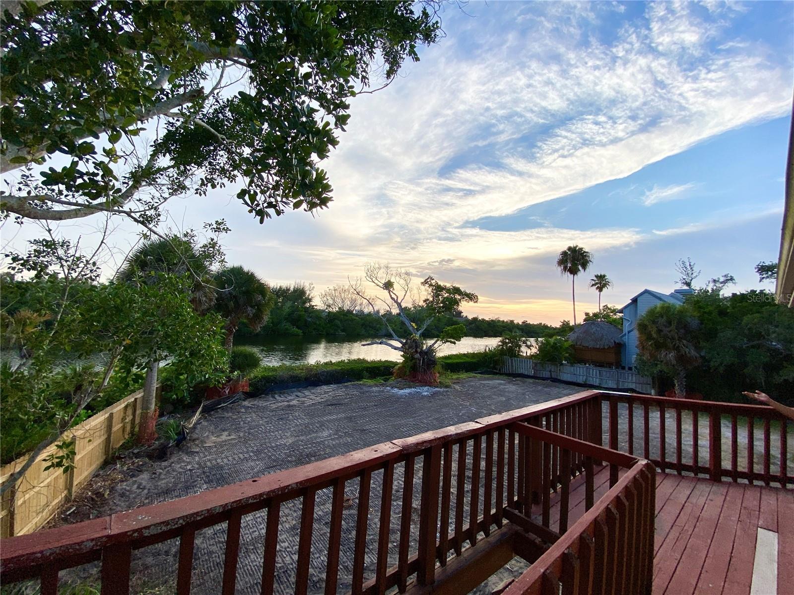 CEDARS OF SIESTA KEY, THE - Land