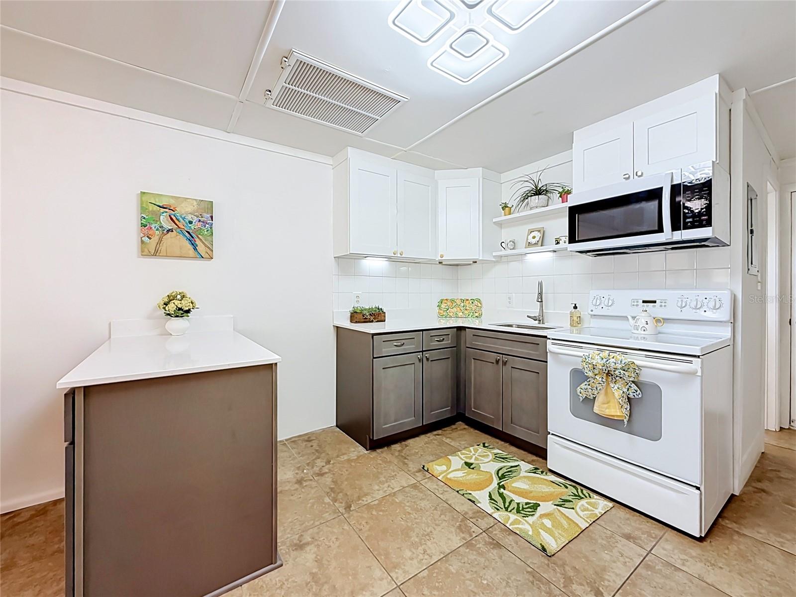 VACATION VILLAGE - Residential