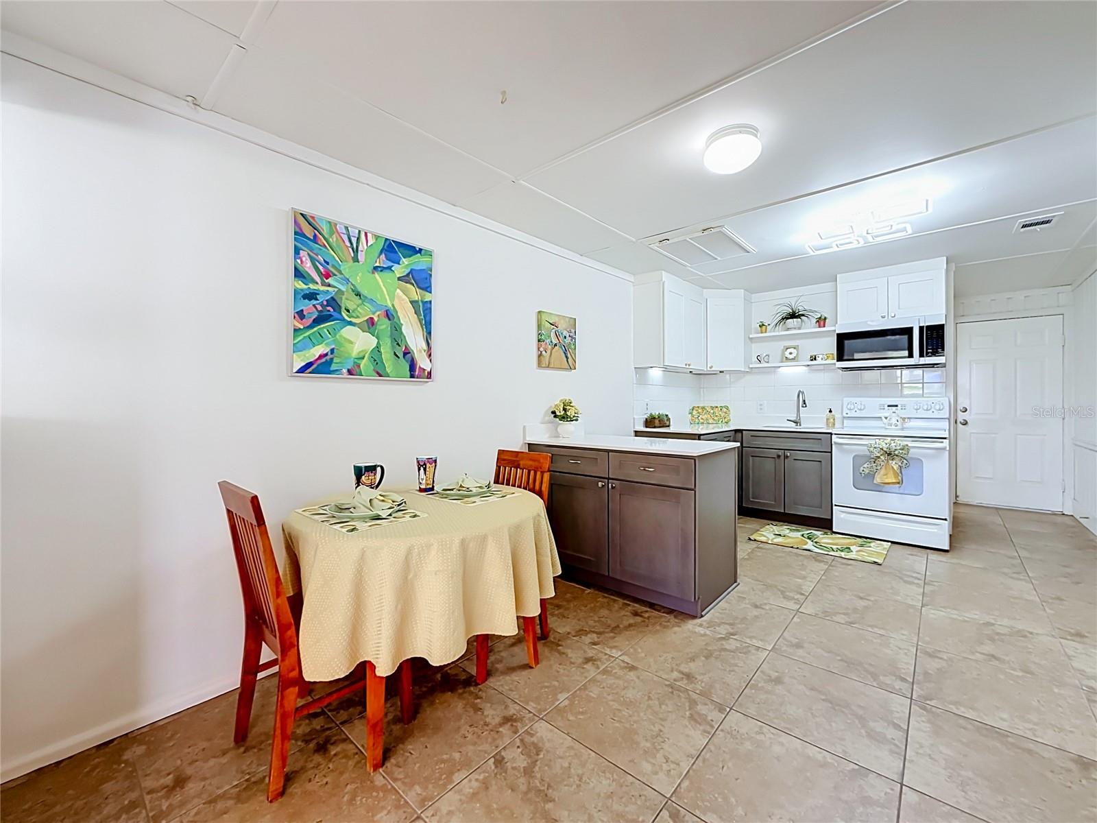 VACATION VILLAGE - Residential