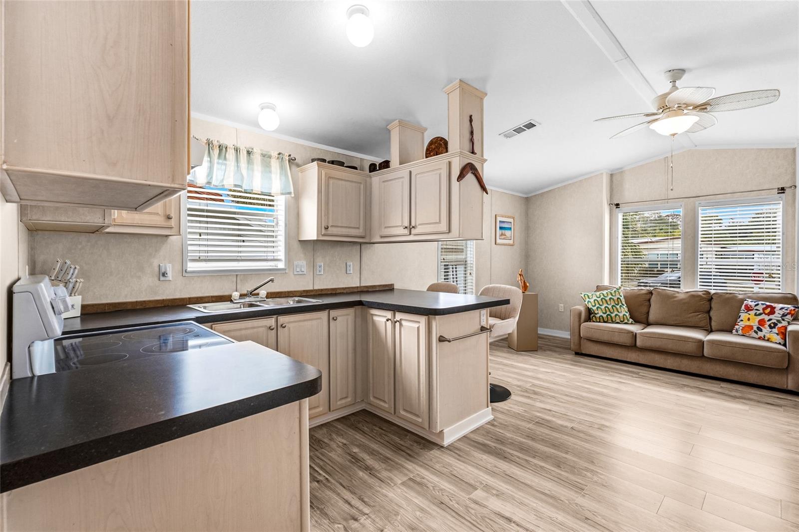 MOBILE ESTATES - Residential