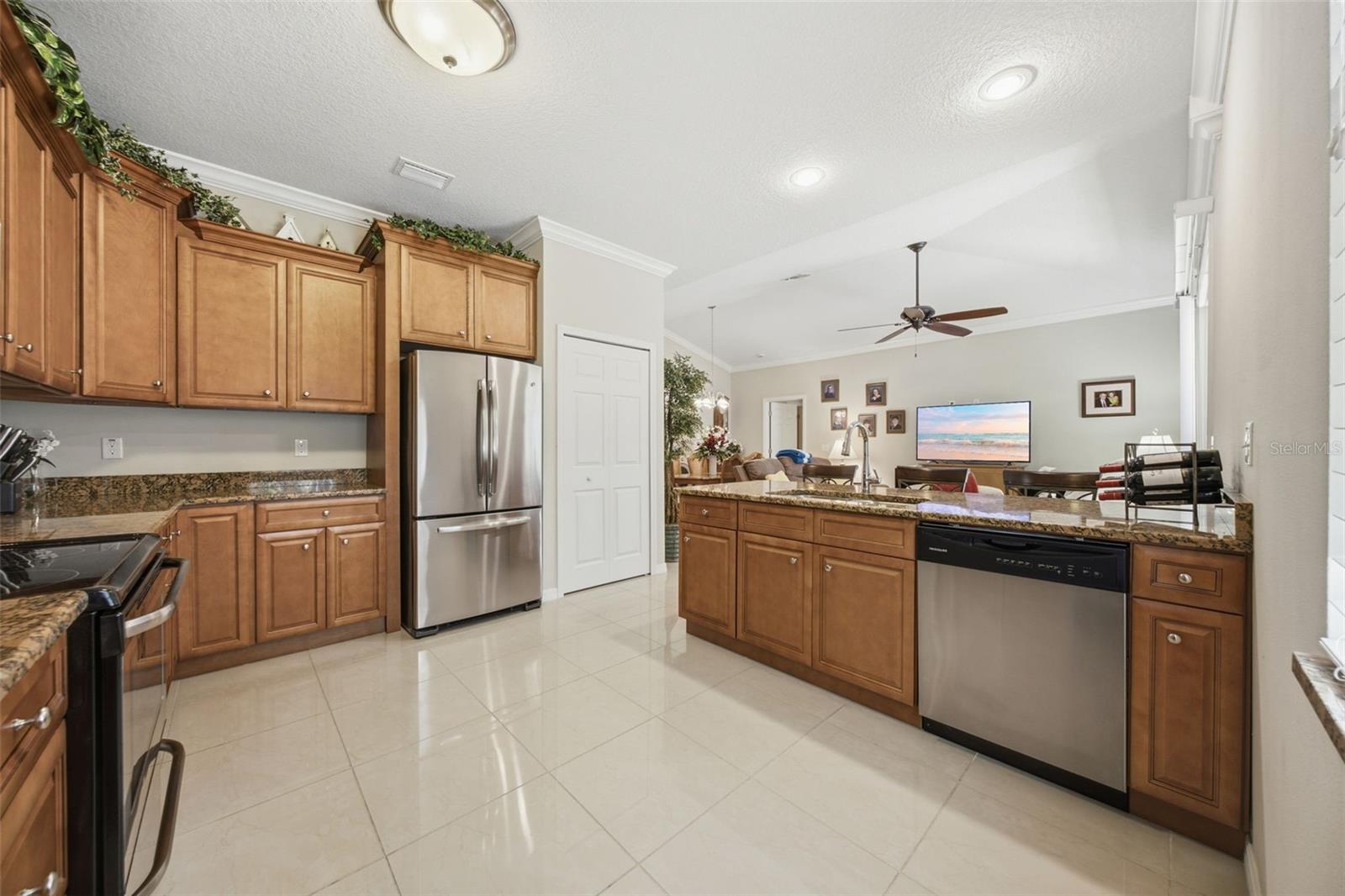 ENCHANTED LAKE ESTATES UN 1 - Residential