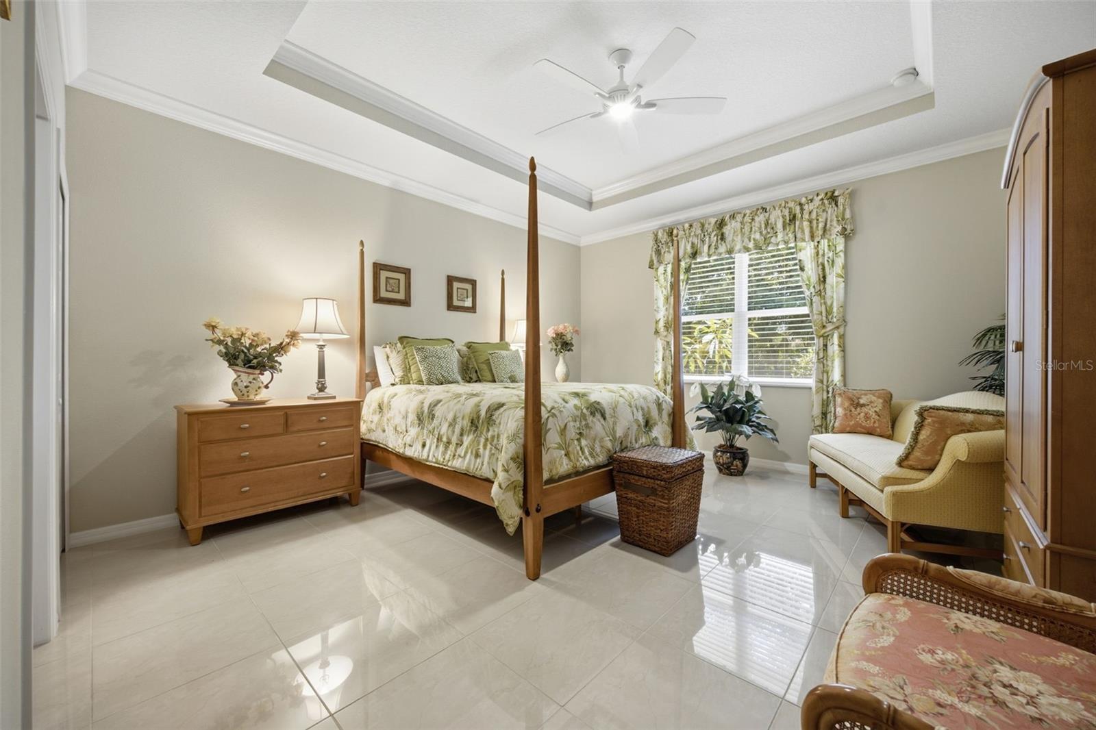 ENCHANTED LAKE ESTATES UN 1 - Residential