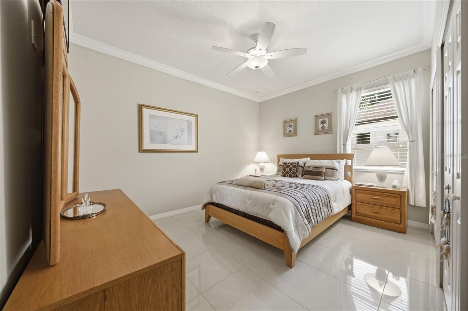 ENCHANTED LAKE ESTATES UN 1 - Residential