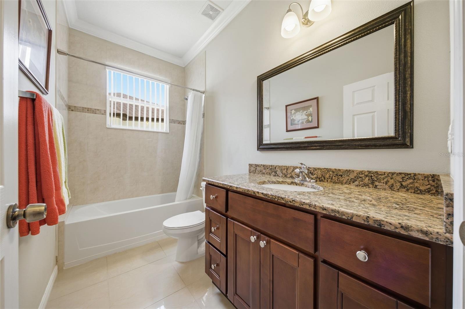 ENCHANTED LAKE ESTATES UN 1 - Residential