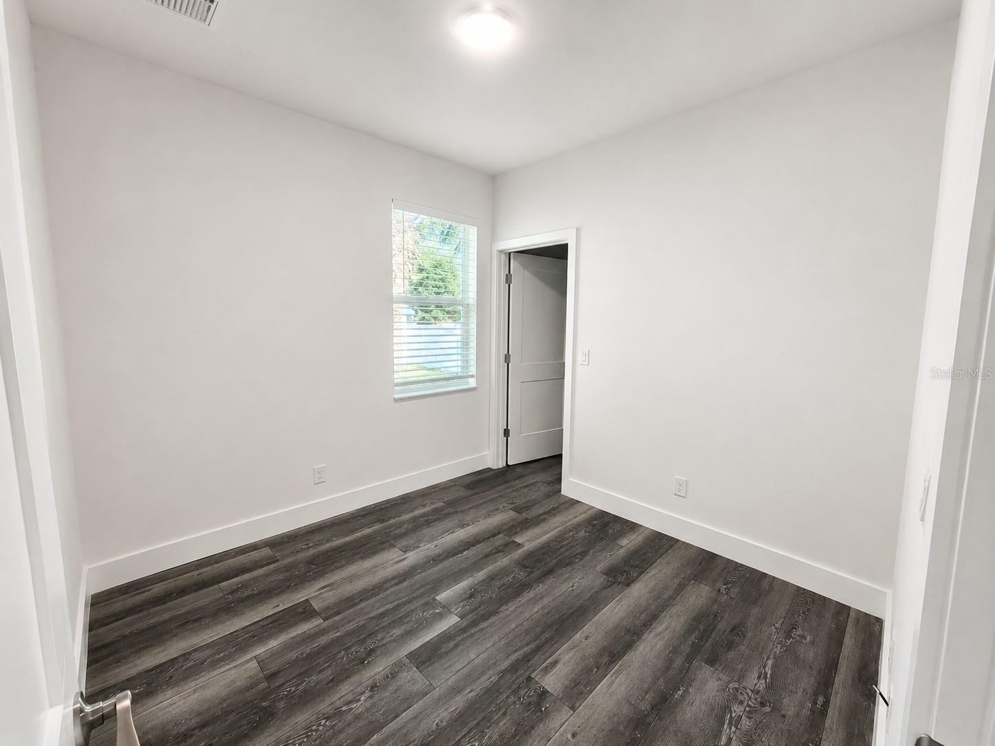 TWIN LAKE ESTATES - Residential