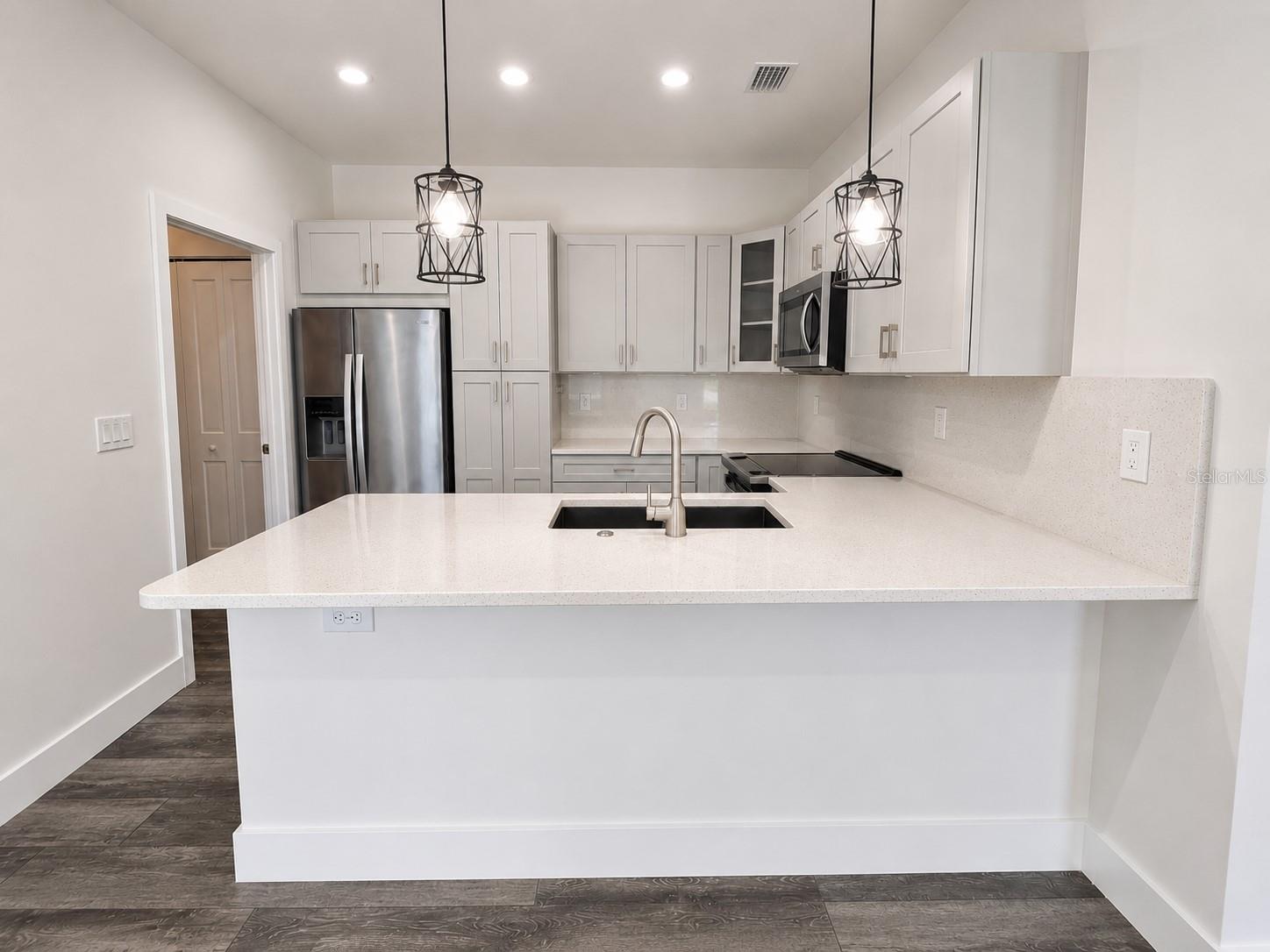 TWIN LAKE ESTATES - Residential