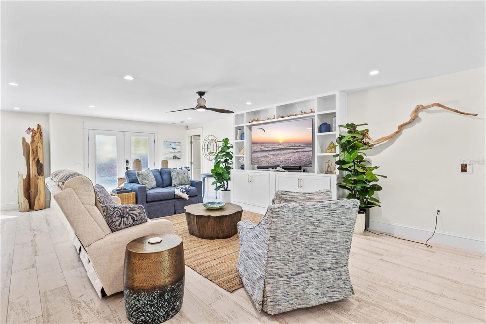 HOLMES BEACH 14TH UNIT - Residential