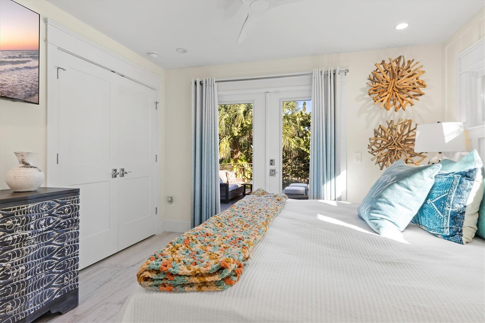 HOLMES BEACH 14TH UNIT - Residential