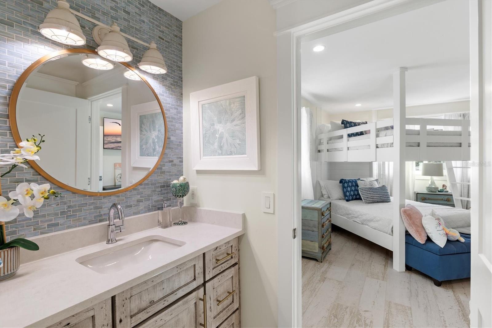 HOLMES BEACH 14TH UNIT - Residential