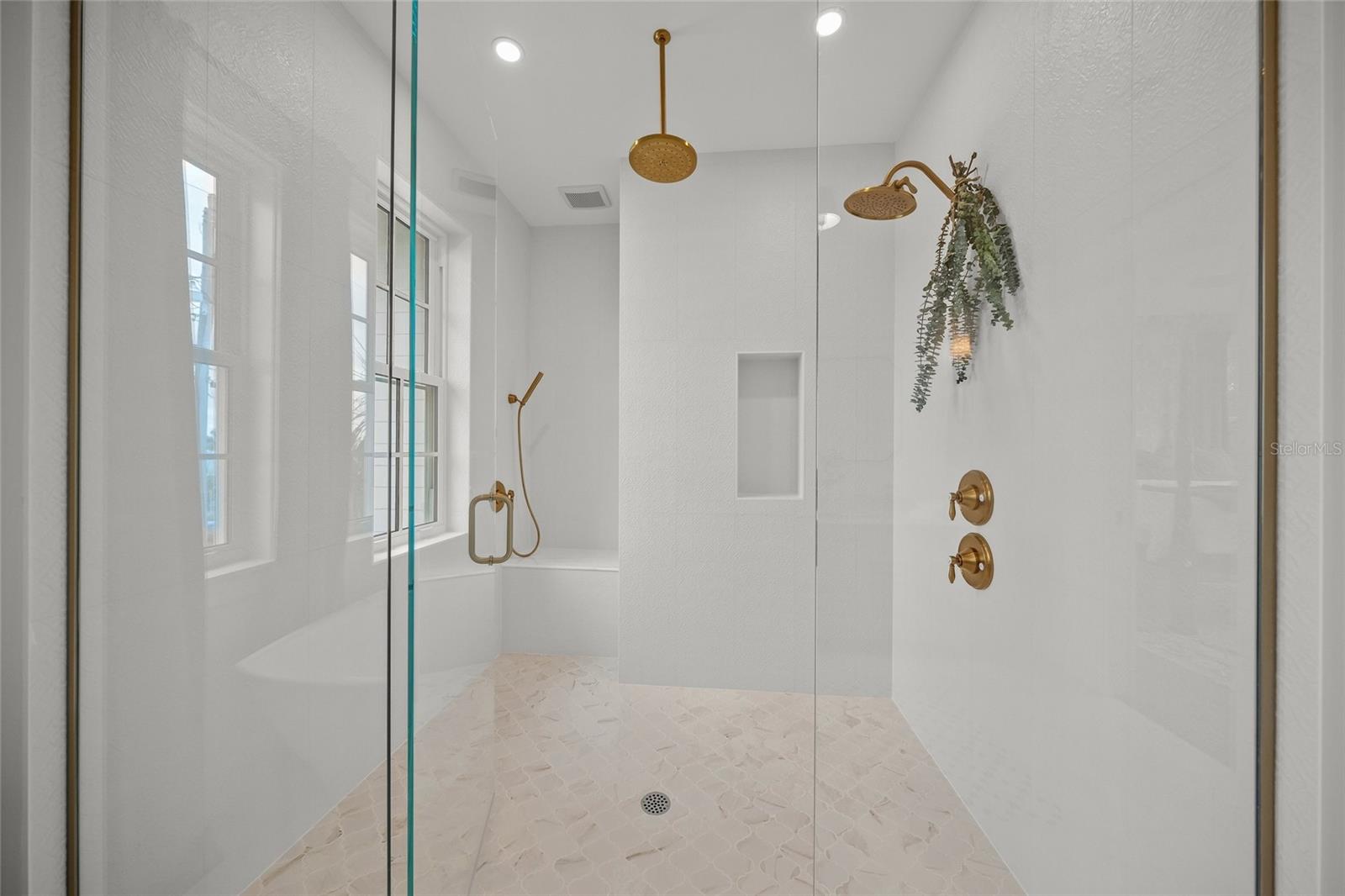 BAY PALMS ADD - Residential Lease