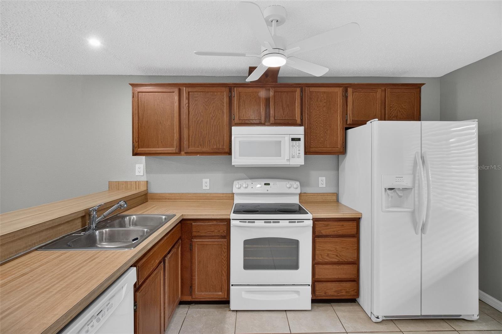 ROSETREE VILLAGE - Residential
