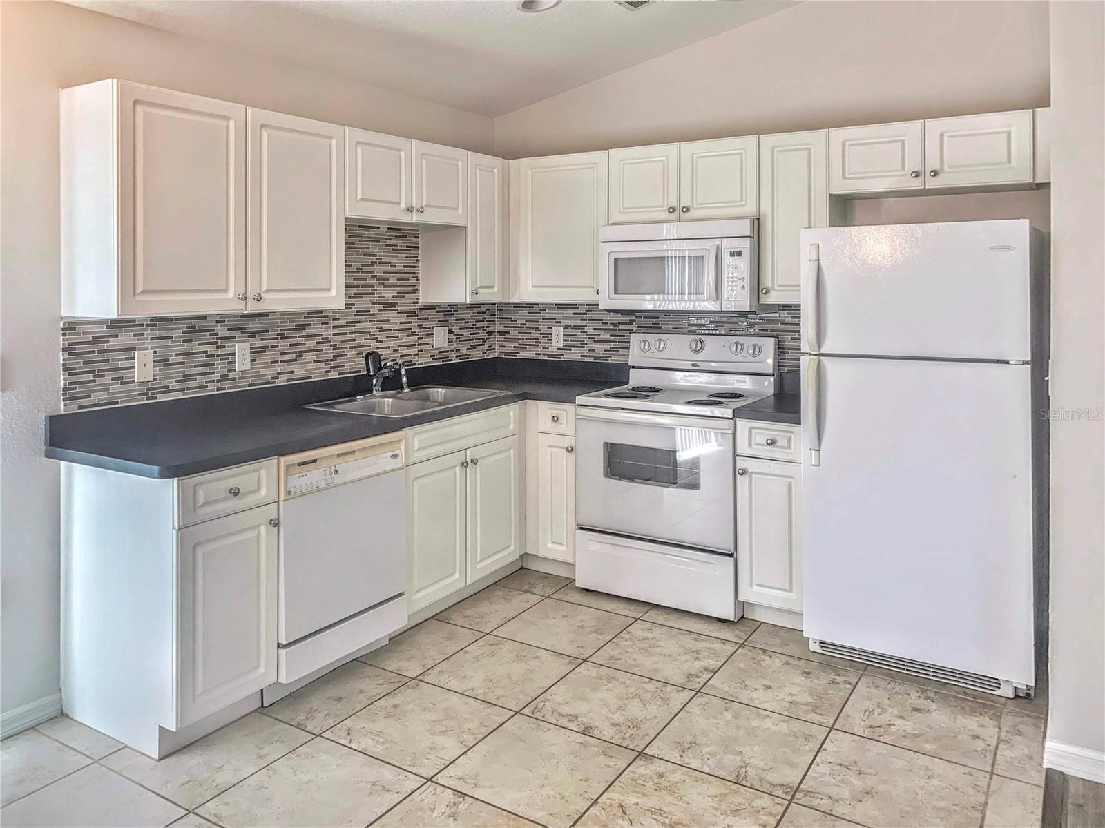 BROADWAY - Residential Lease
