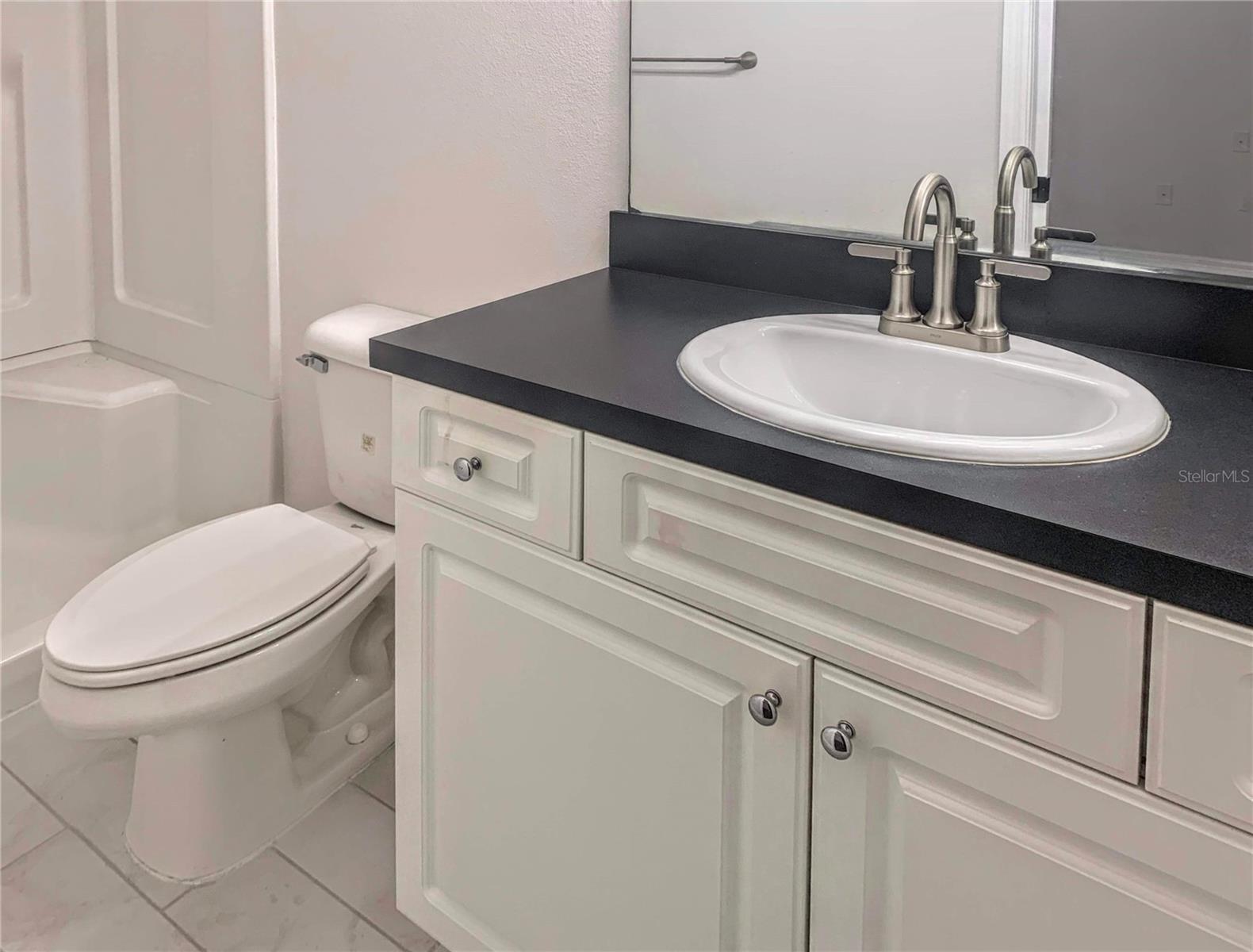 BROADWAY - Residential Lease